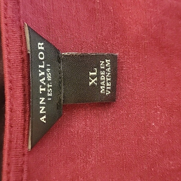 Ann Taylor Womens Plum & Red V-Neck Short Sleeve Blouses, Size: XL, Lot of 2 - Picture 9 of 11